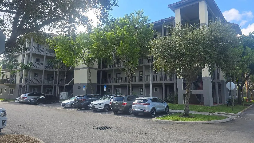2801 Riverside Dr, #107
