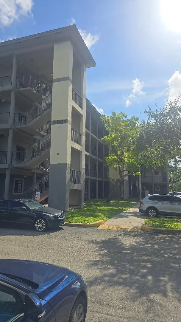2801 Riverside Dr, #107