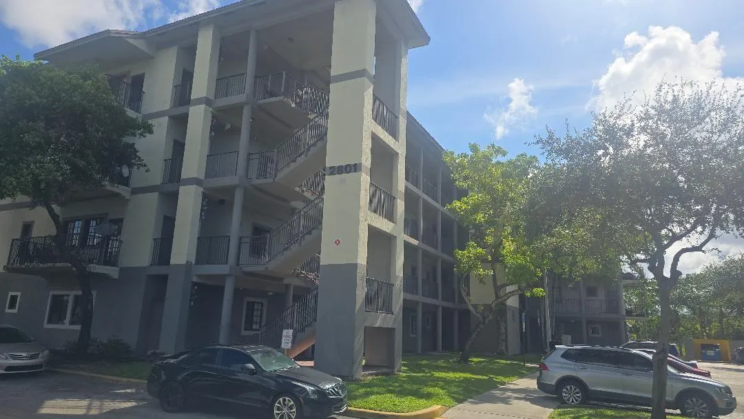 2801 Riverside Dr, #107