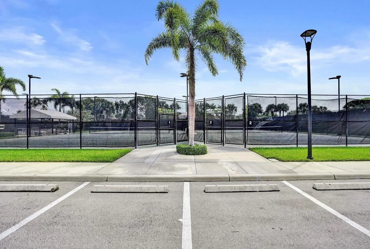 14905 Three Ponds Trl
