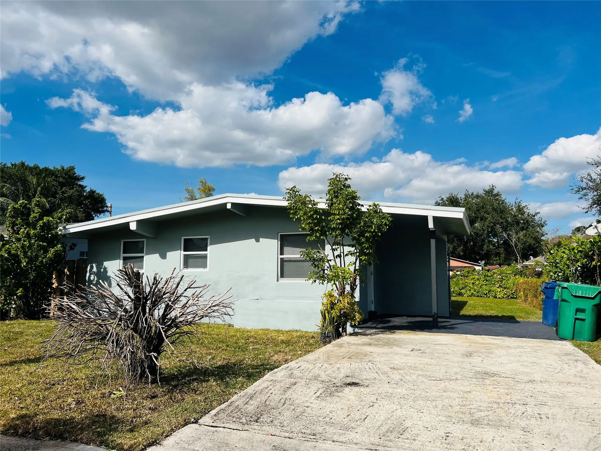 3041 NW 66th St
