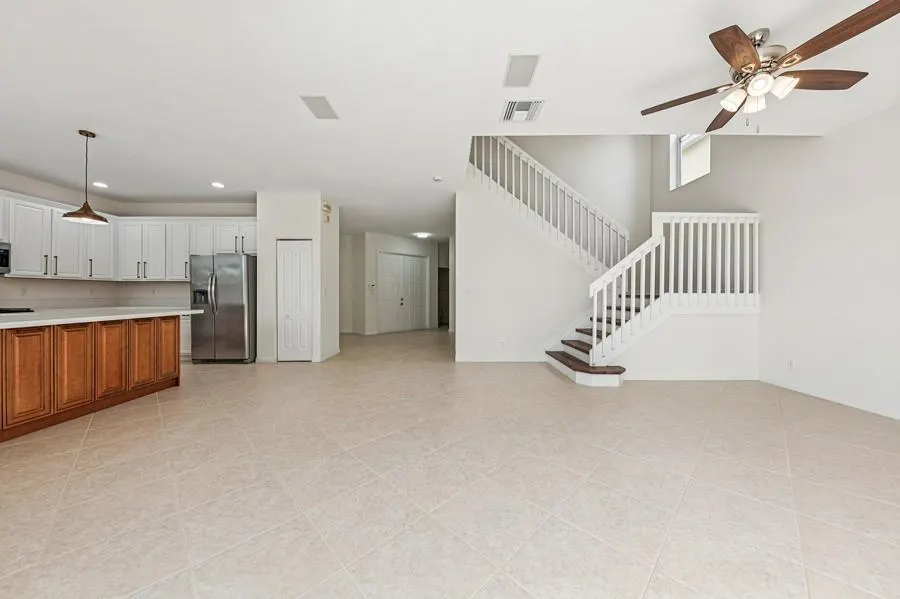 106 Newberry Ln