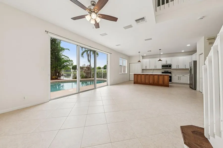 106 Newberry Ln