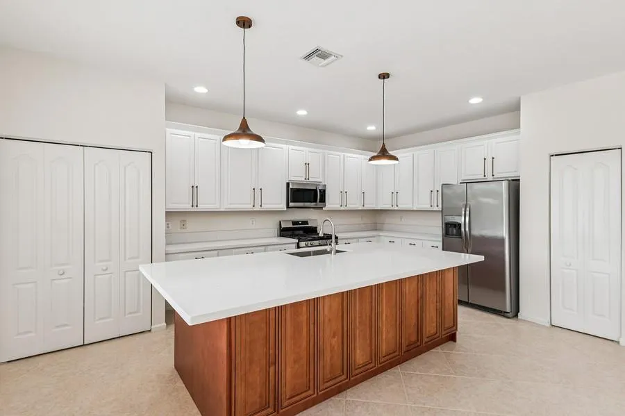 106 Newberry Ln