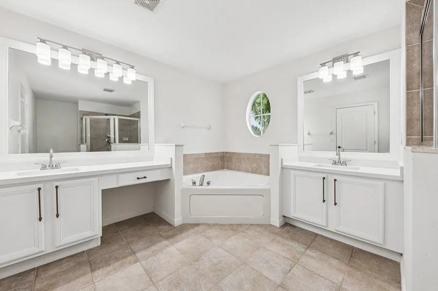 106 Newberry Ln
