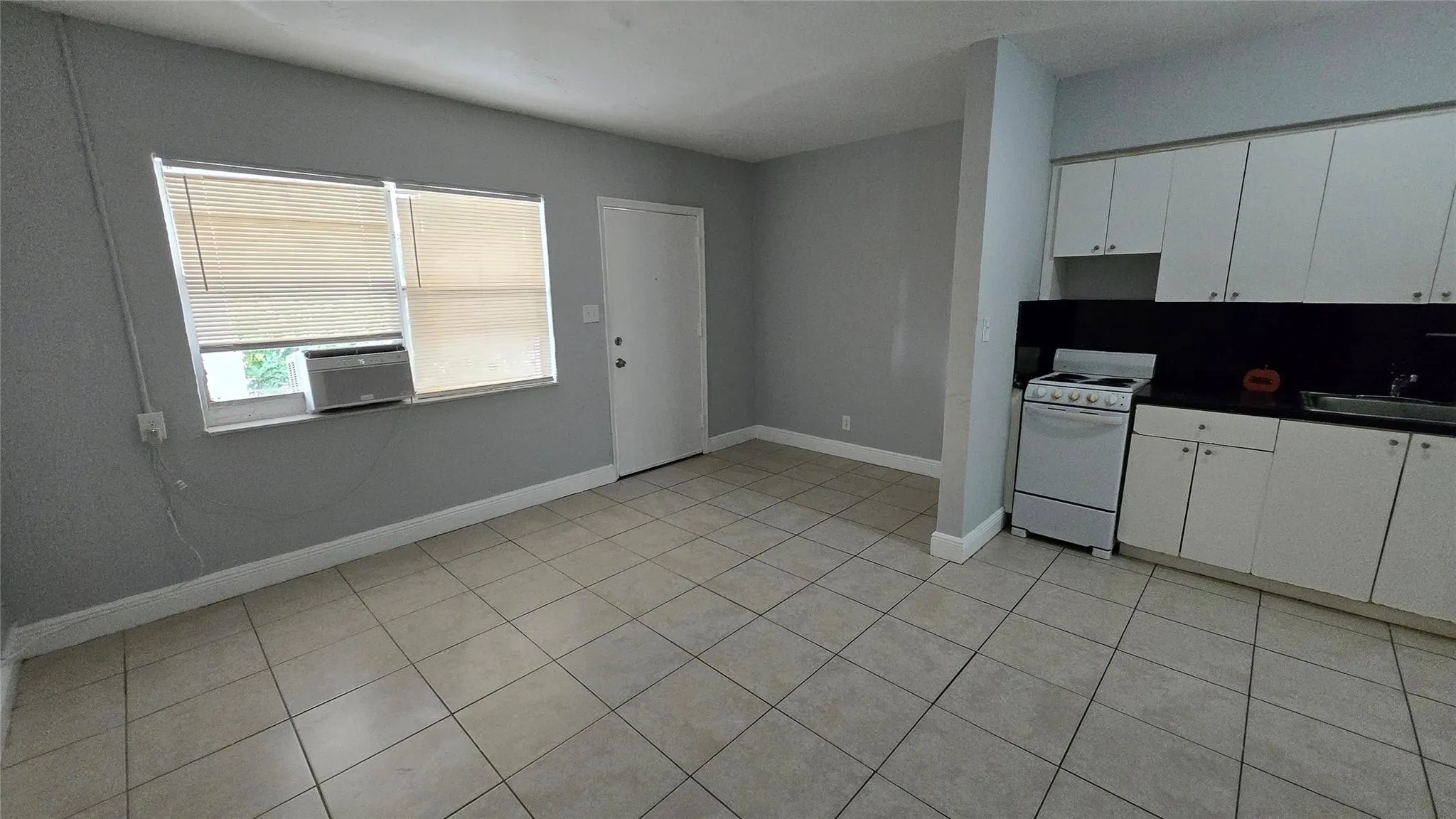 1012 NW 2nd Ave, #3