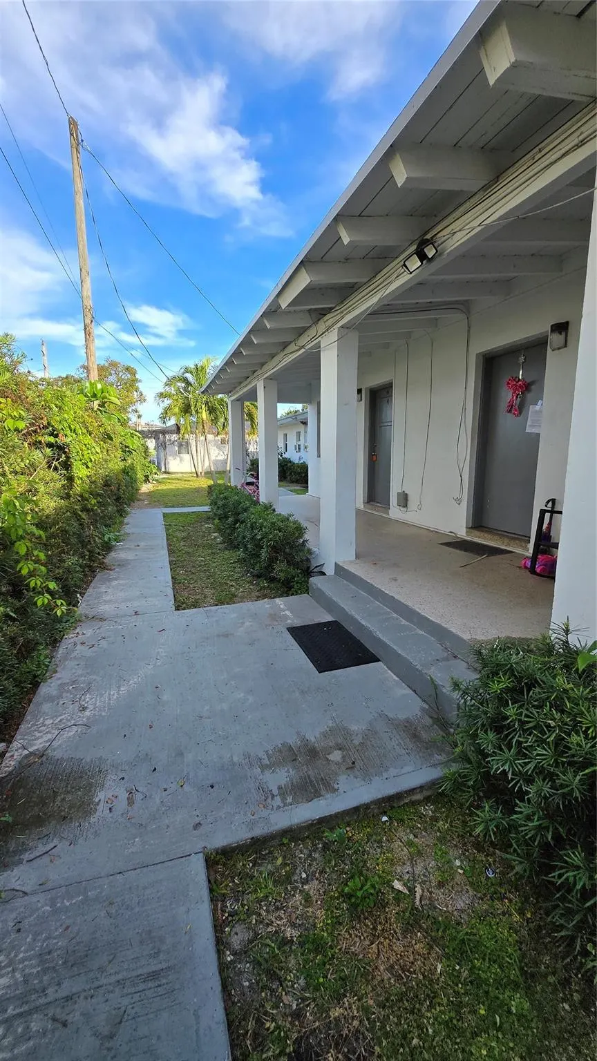 1012 NW 2nd Ave, #3