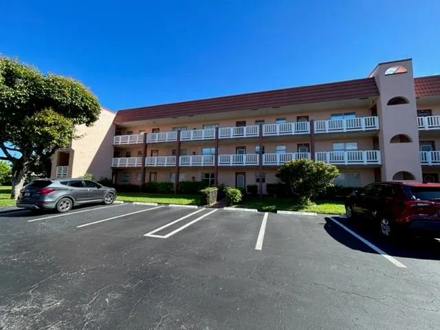 9641 sunrise lakes blvd, #201
