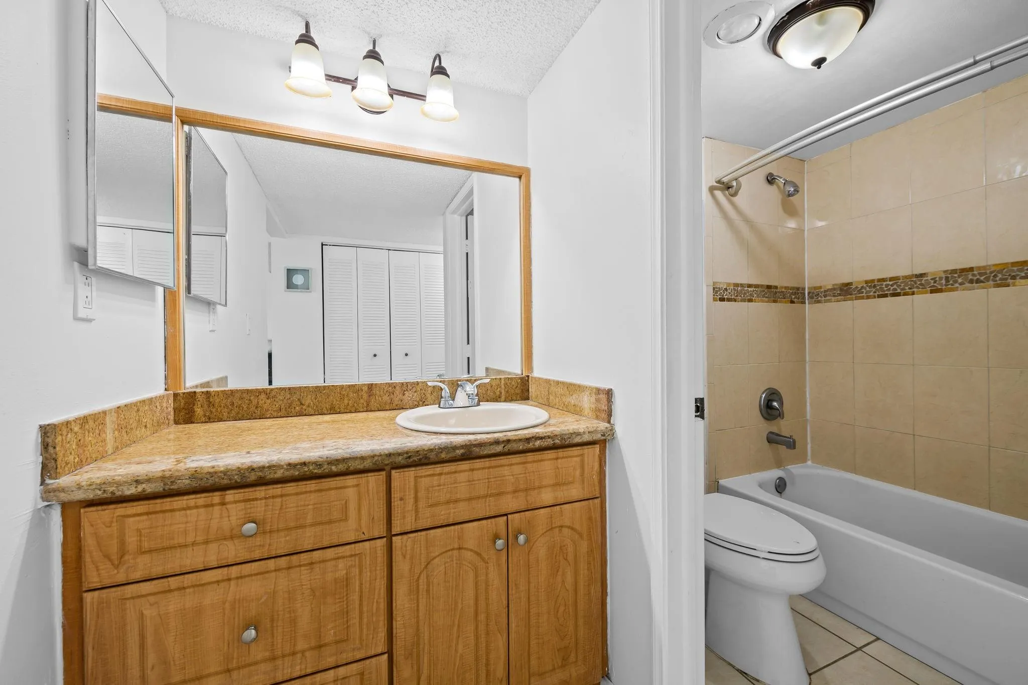 9440 Tangerine Pl, #301