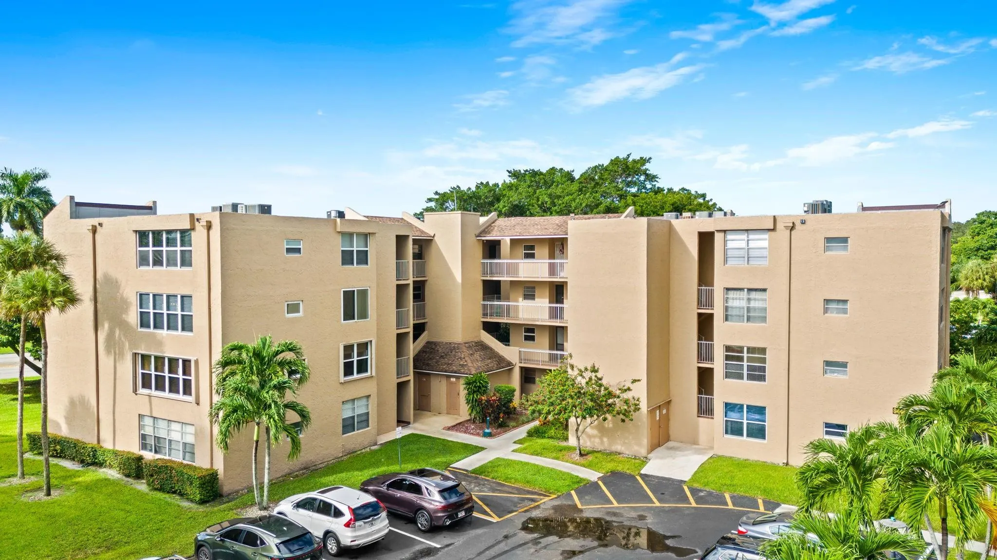 9440 Tangerine Pl, #301
