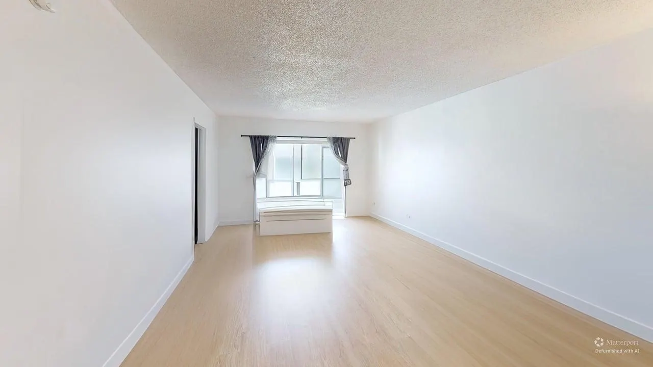 1630 Embassy Dr, #105