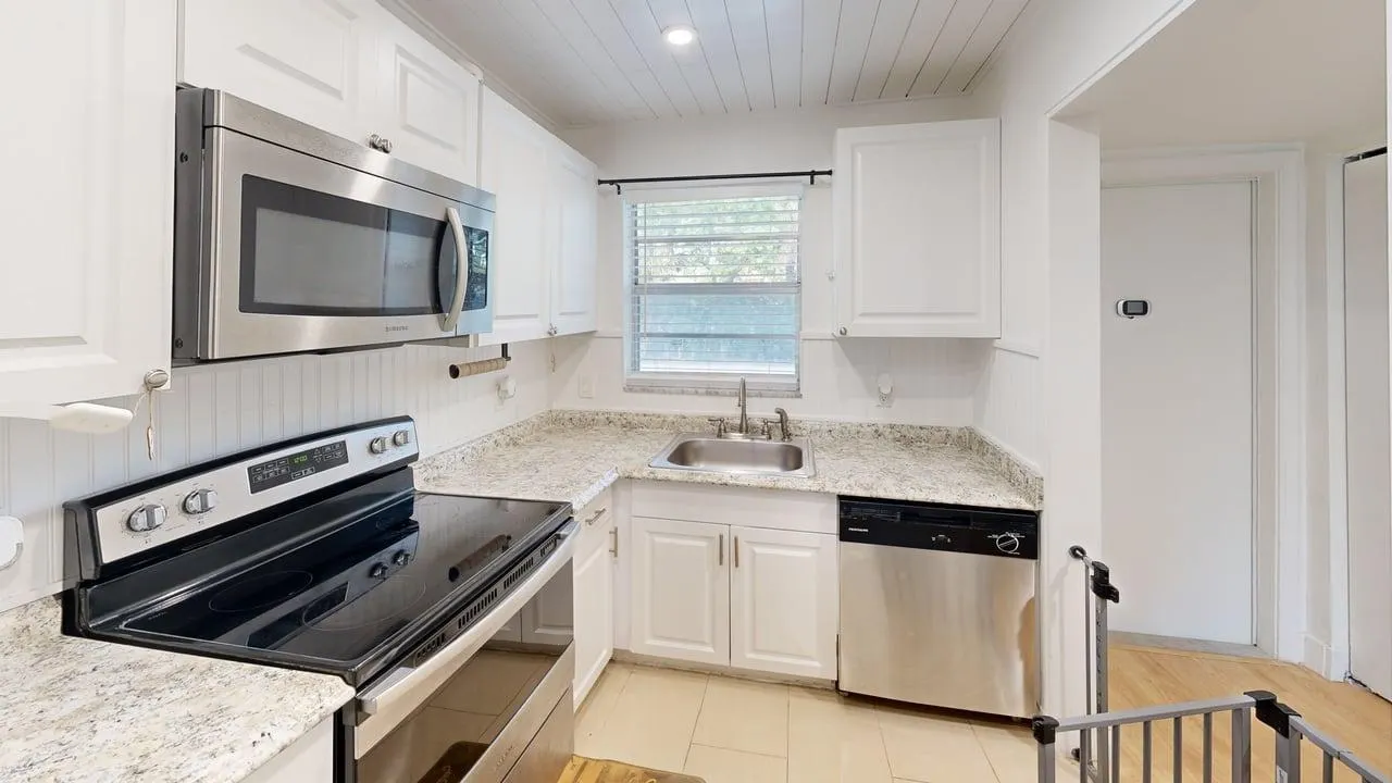 1630 Embassy Dr, #105