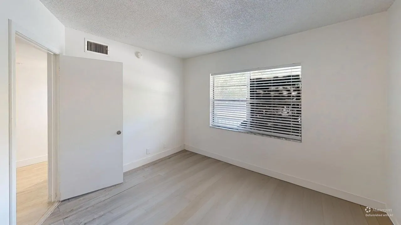 1630 Embassy Dr, #105