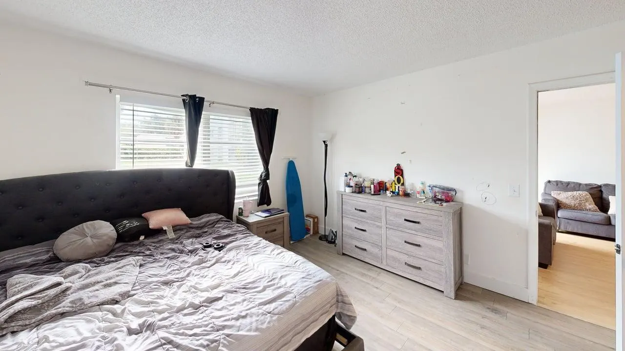 1630 Embassy Dr, #105