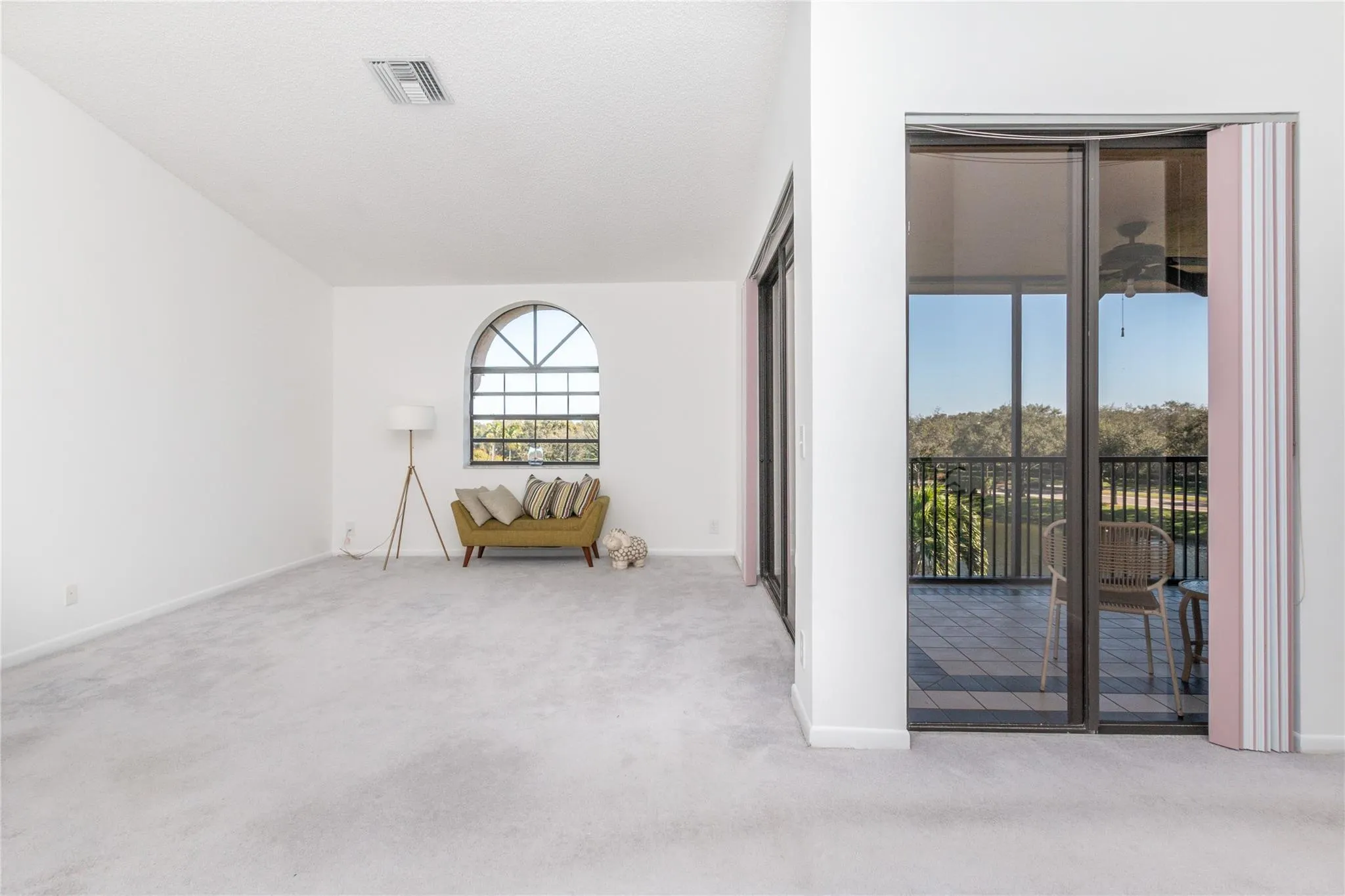 10631 NW 14 ST, #218