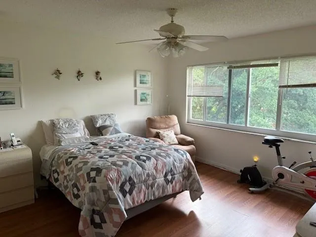 8990 S Hollybrook Blvd, #302