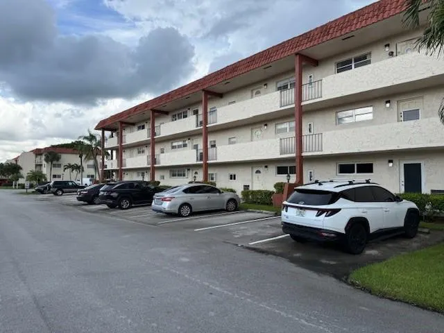 8990 S Hollybrook Blvd, #302