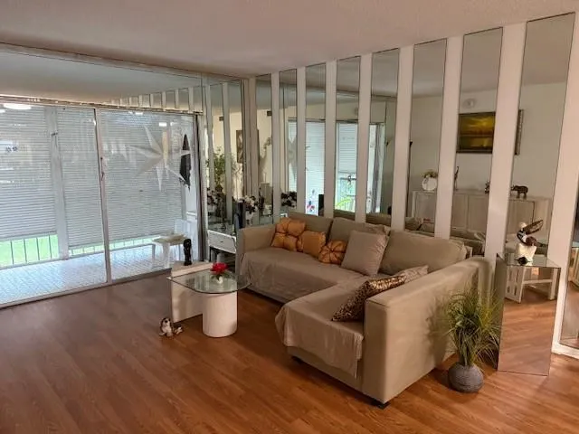 8990 S Hollybrook Blvd, #302