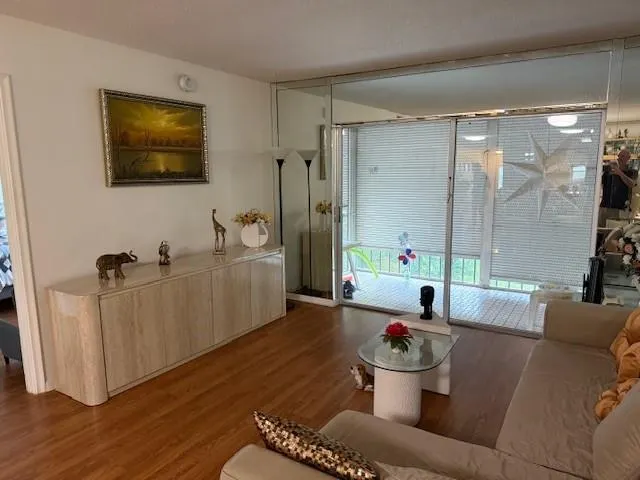 8990 S Hollybrook Blvd, #302