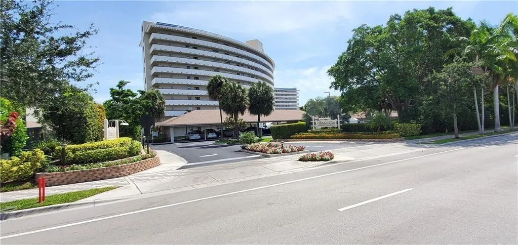 1537 E Hillsboro Blvd, #438