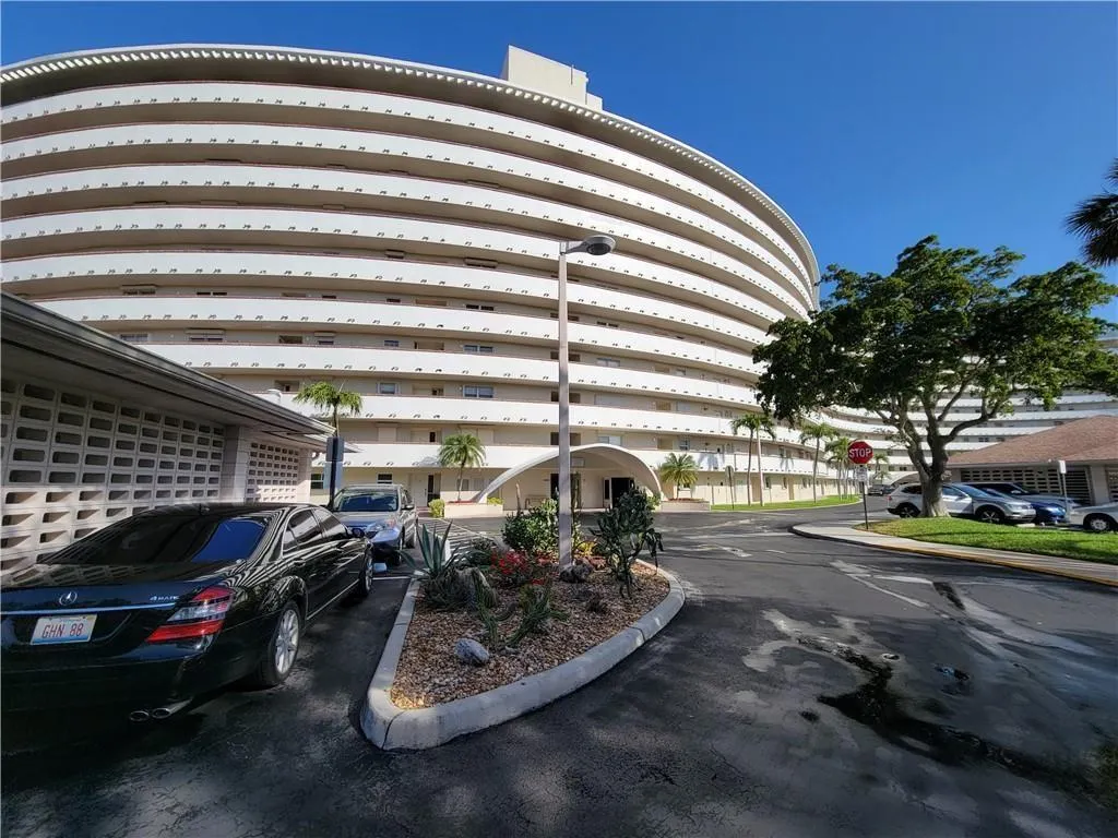 1537 E Hillsboro Blvd, #438