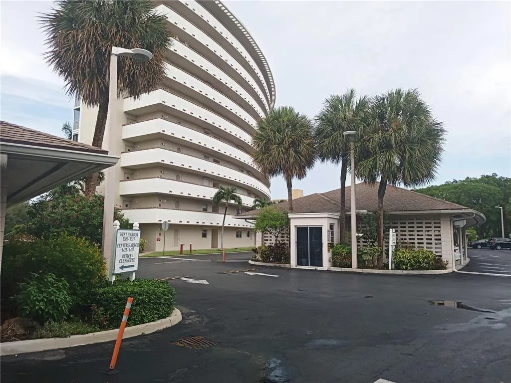 1537 E Hillsboro Blvd, #438