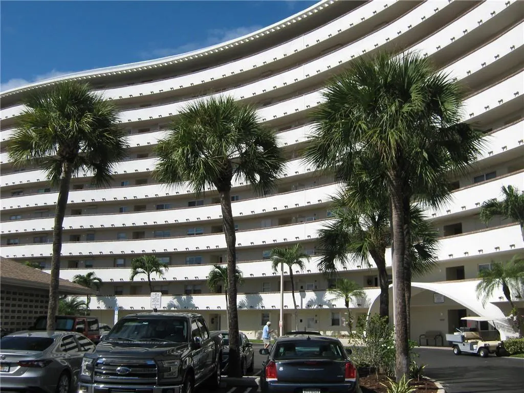 1537 E Hillsboro Blvd, #438