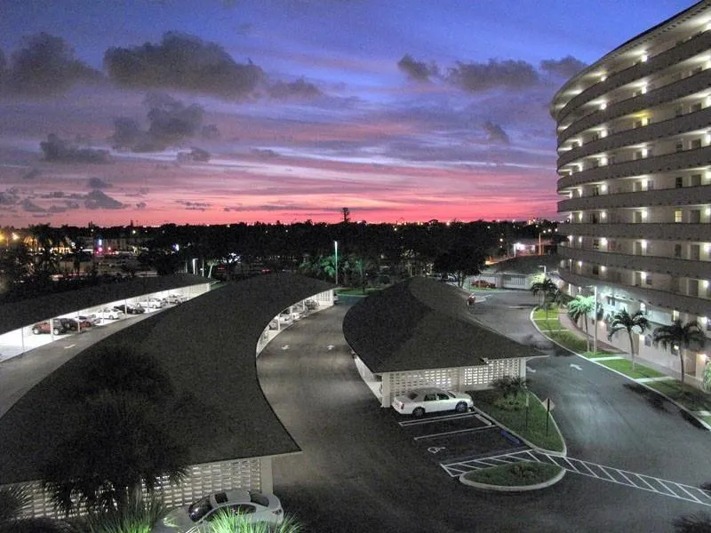 1537 E Hillsboro Blvd, #438