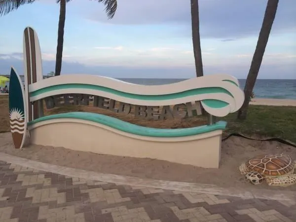 1537 E Hillsboro Blvd, #438
