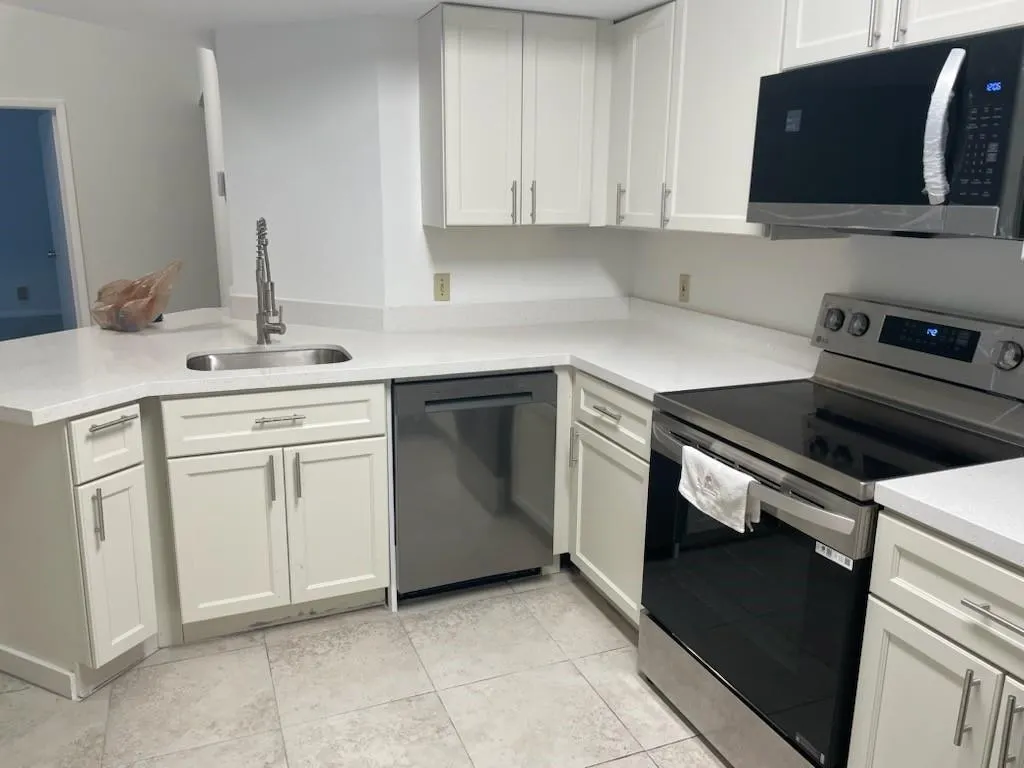8821 Wiles Rd, #303