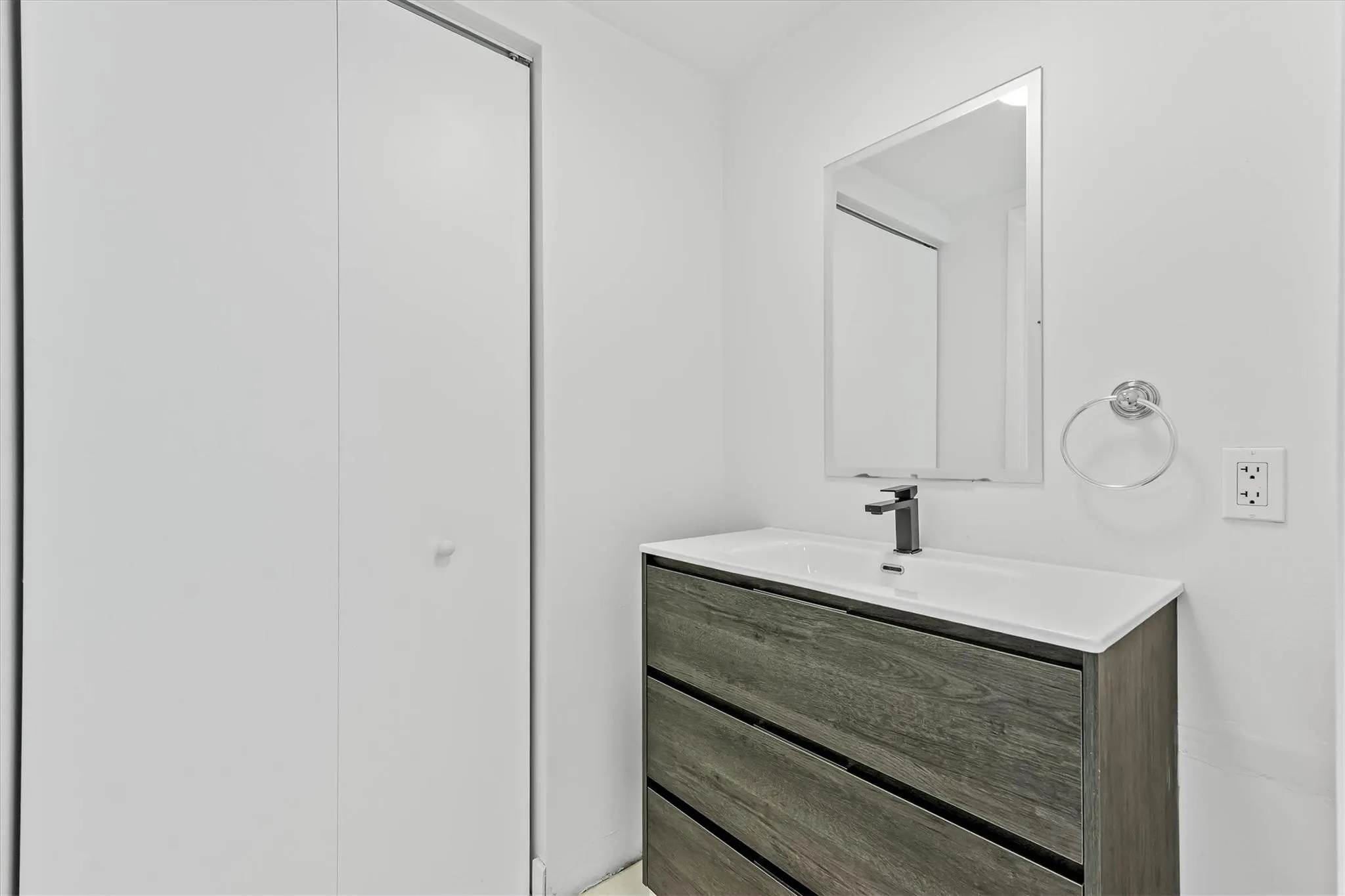 690 SW 1st Ct, #3114