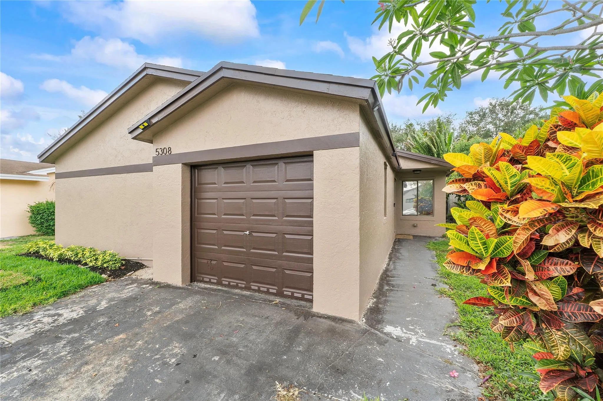 5308 NW 92nd Ave