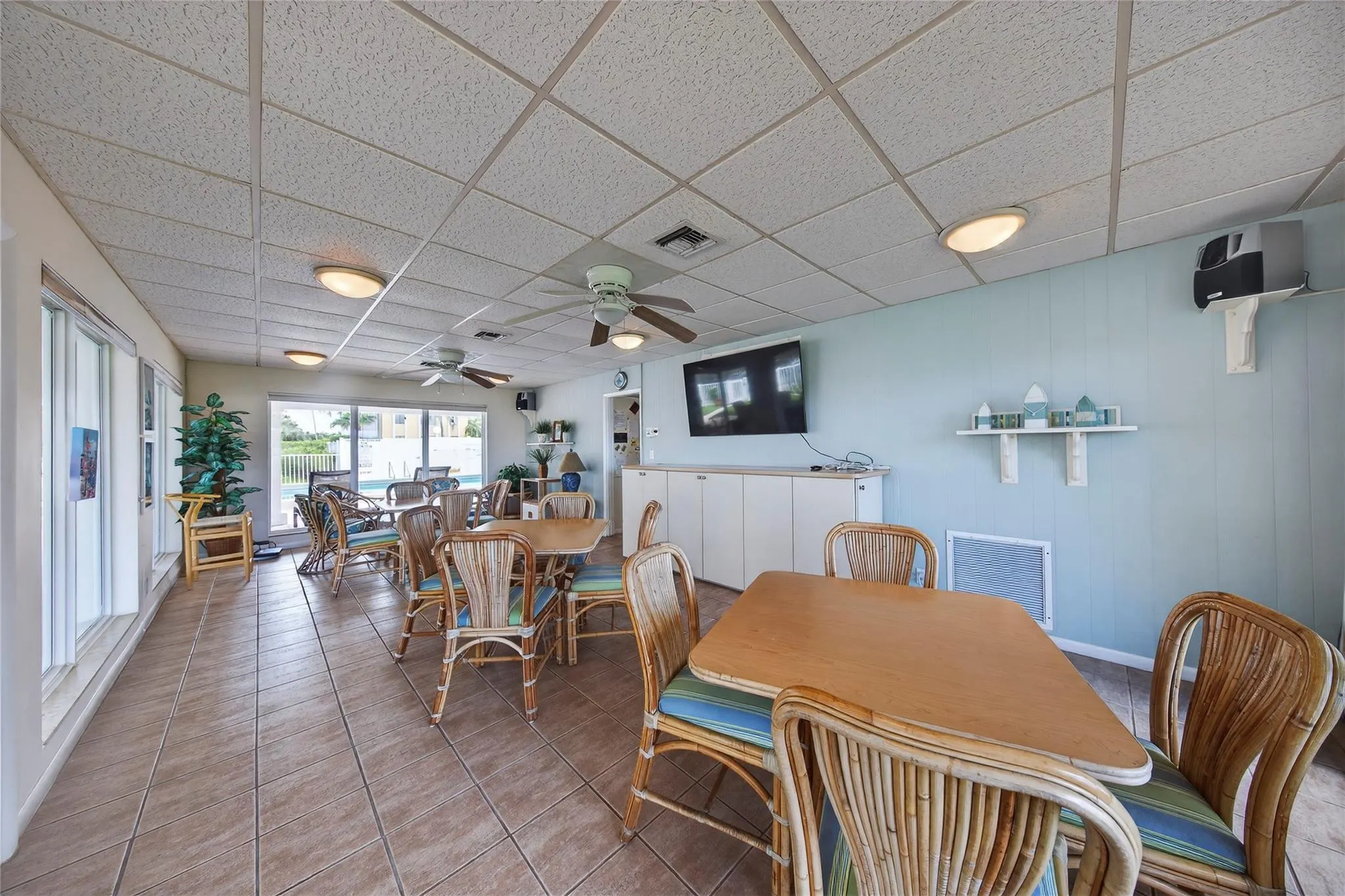 2772 NE 30th Ave, #8D