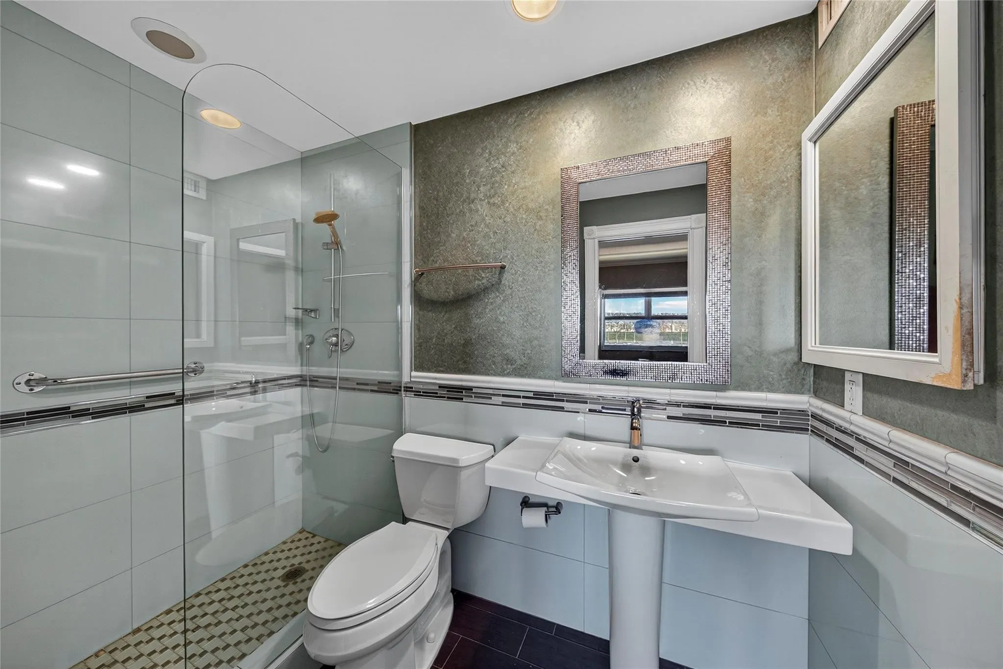 2772 NE 30th Ave, #8D