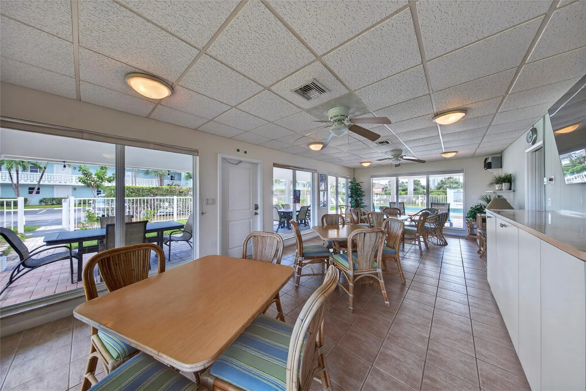 2772 NE 30th Ave, #8D