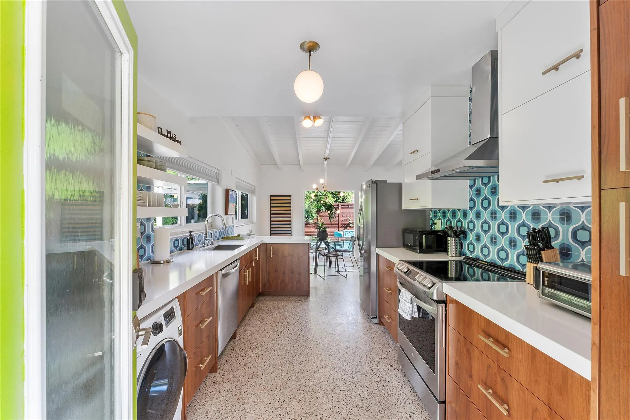 2617 NE 10th Ter