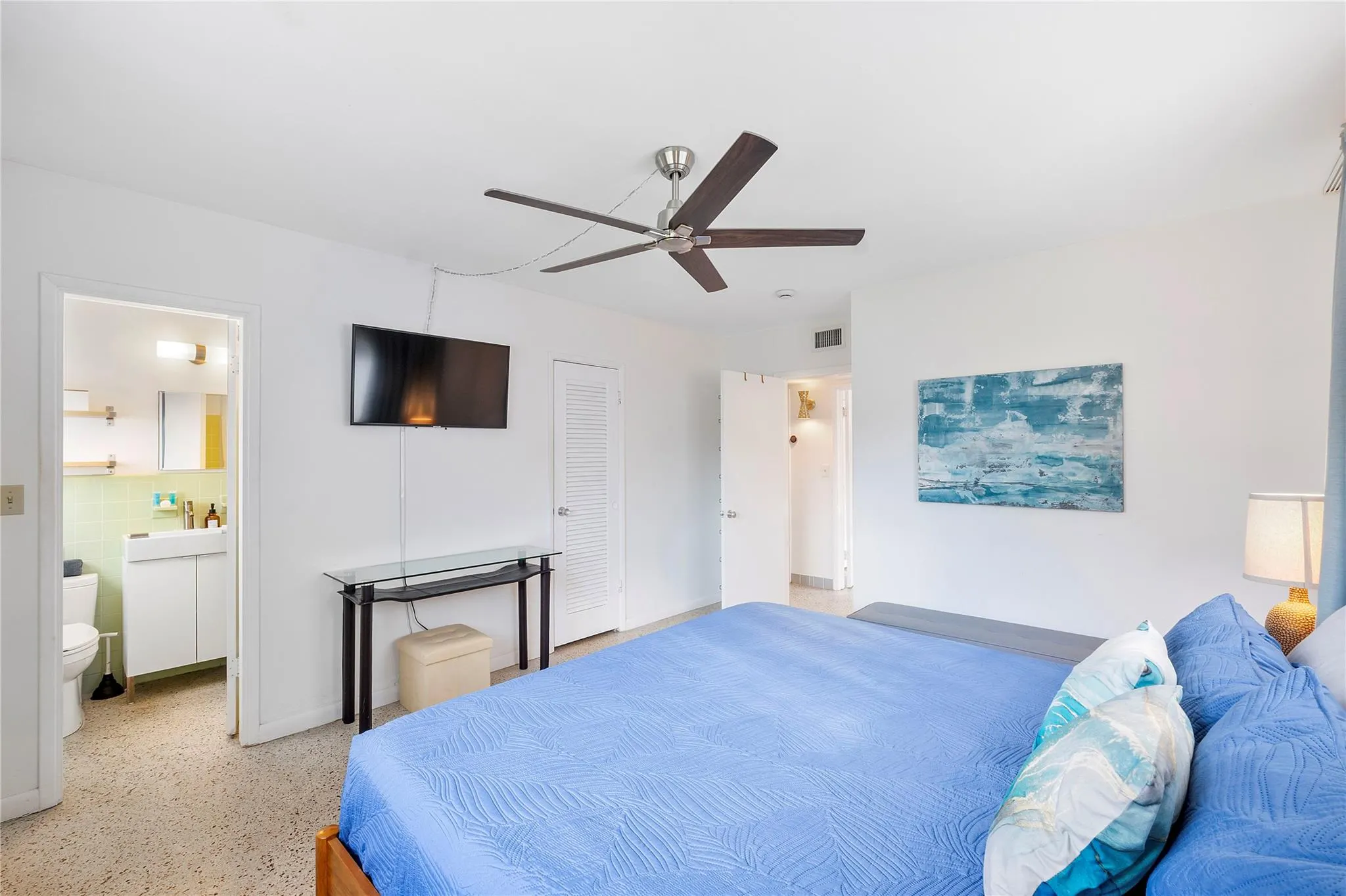 2617 NE 10th Ter