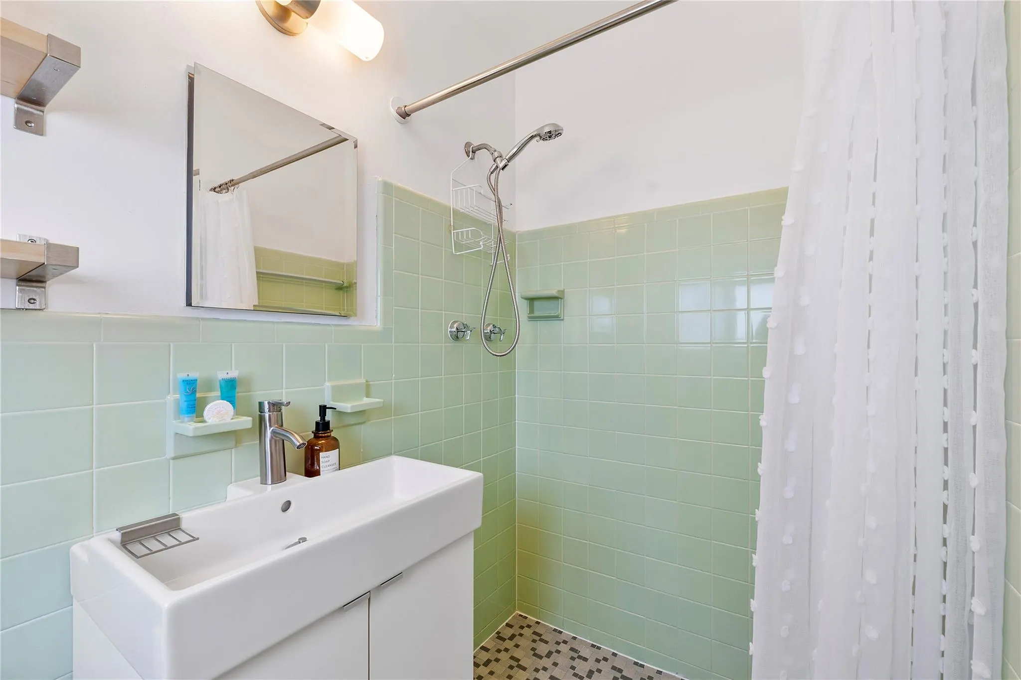 2617 NE 10th Ter