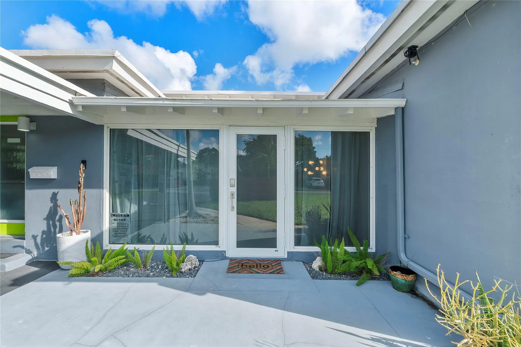 2617 NE 10th Ter