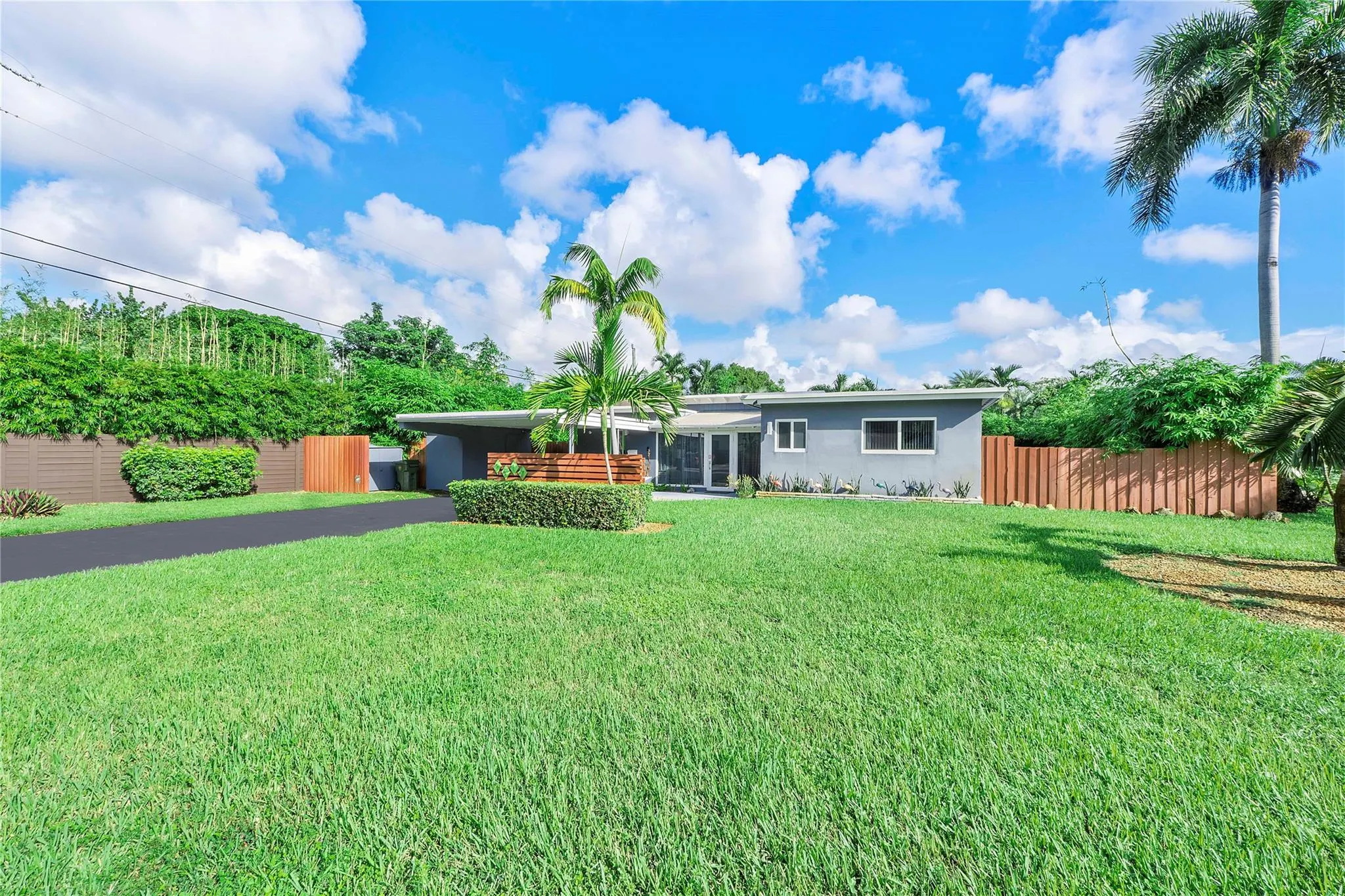 2617 NE 10th Ter