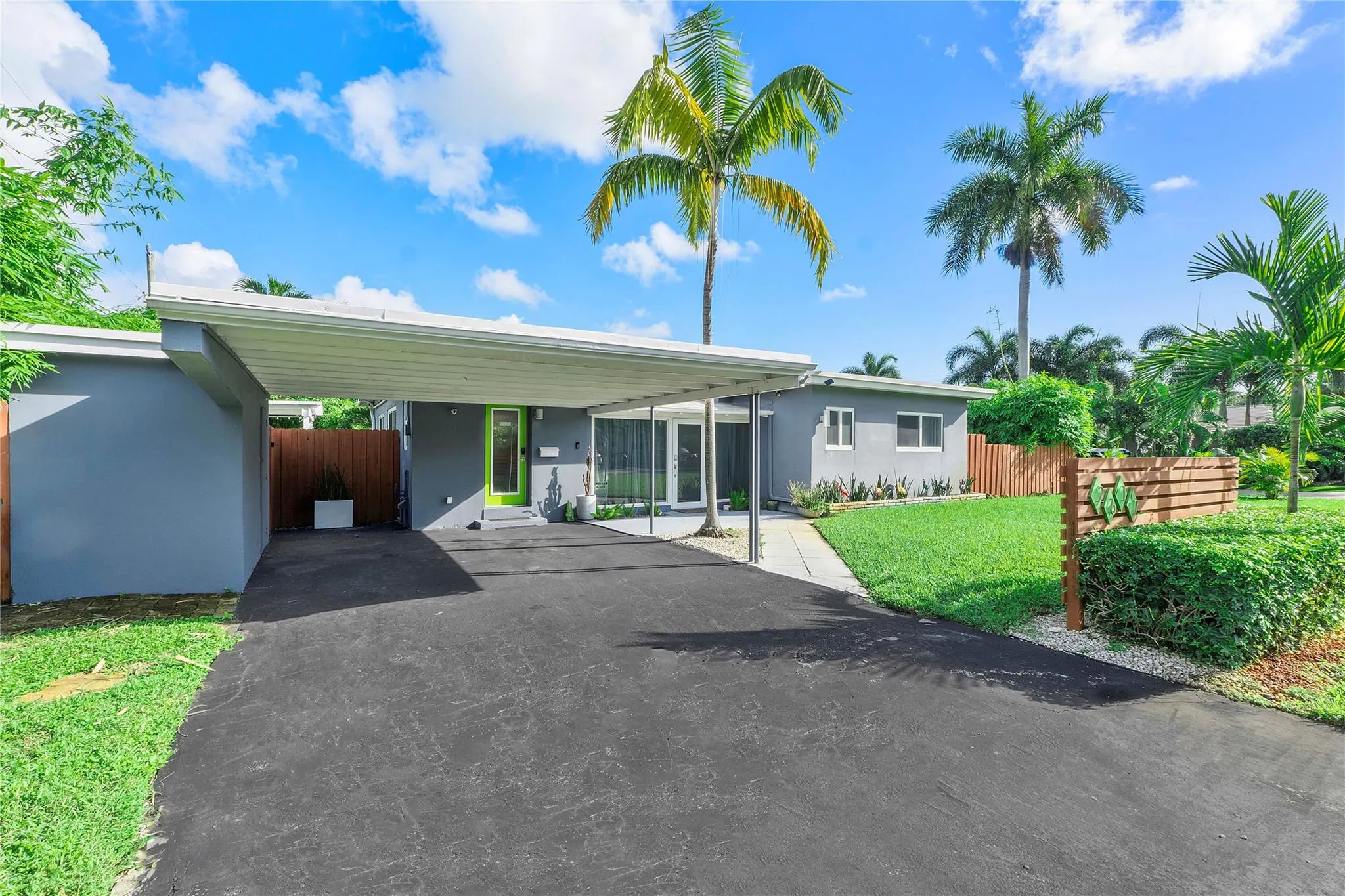 2617 NE 10th Ter