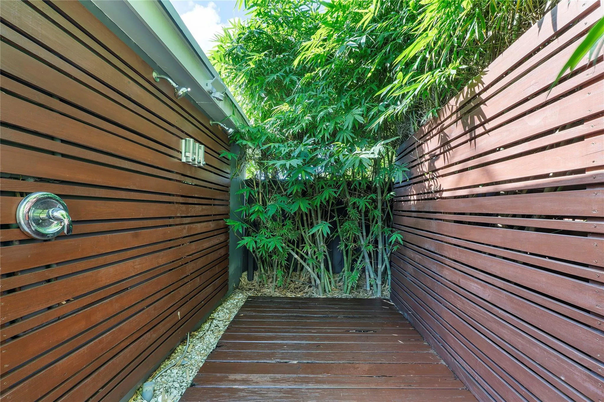 2617 NE 10th Ter