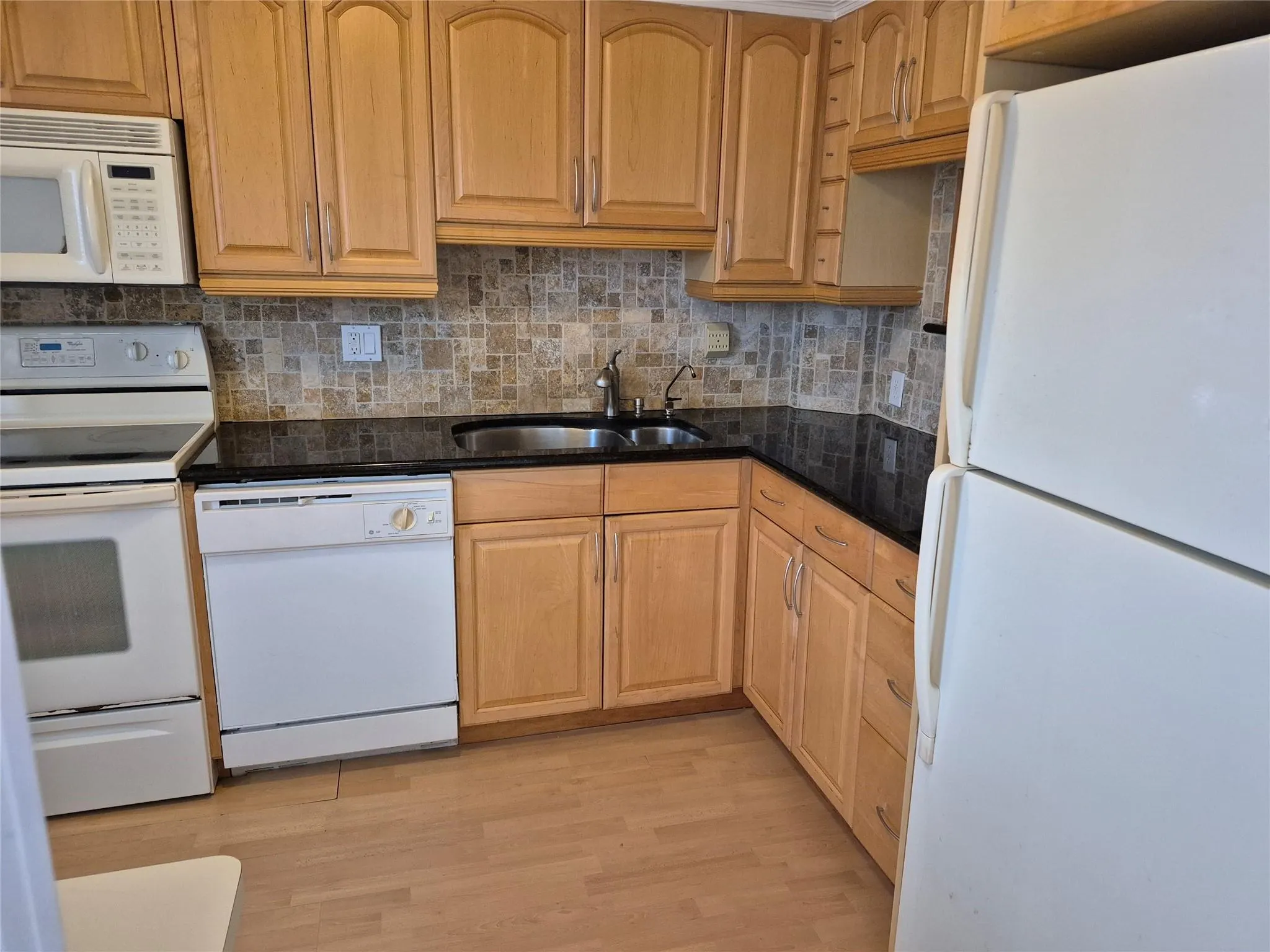 3151 S Palm Aire Dr, #405