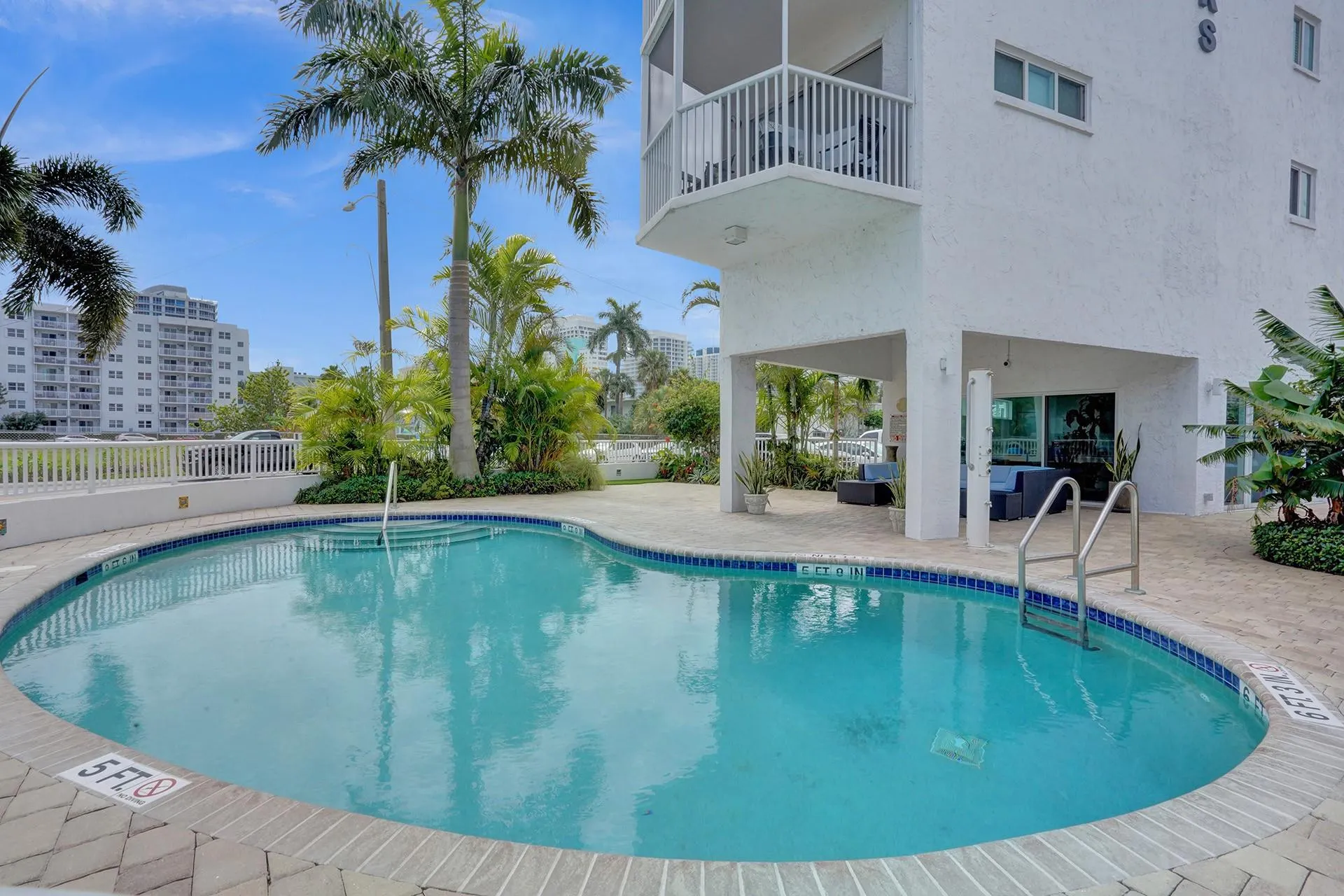 720 Bayshore Dr, #202
