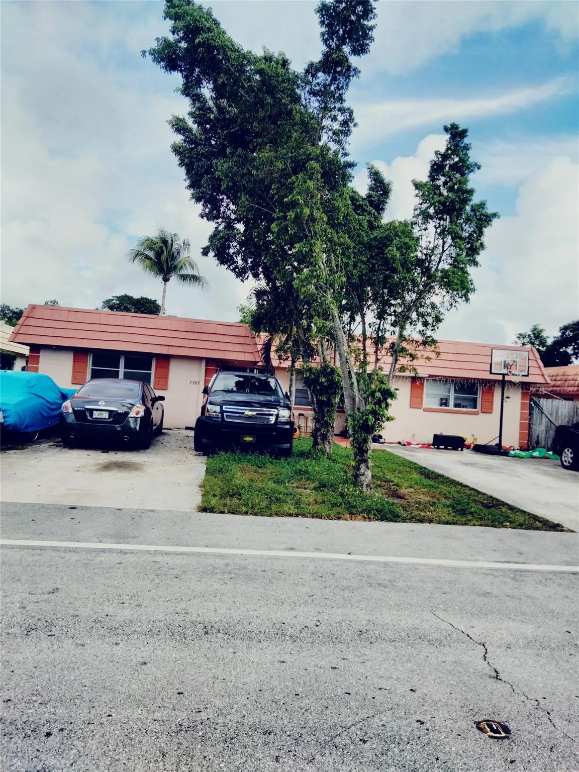 7391 NW 76th St