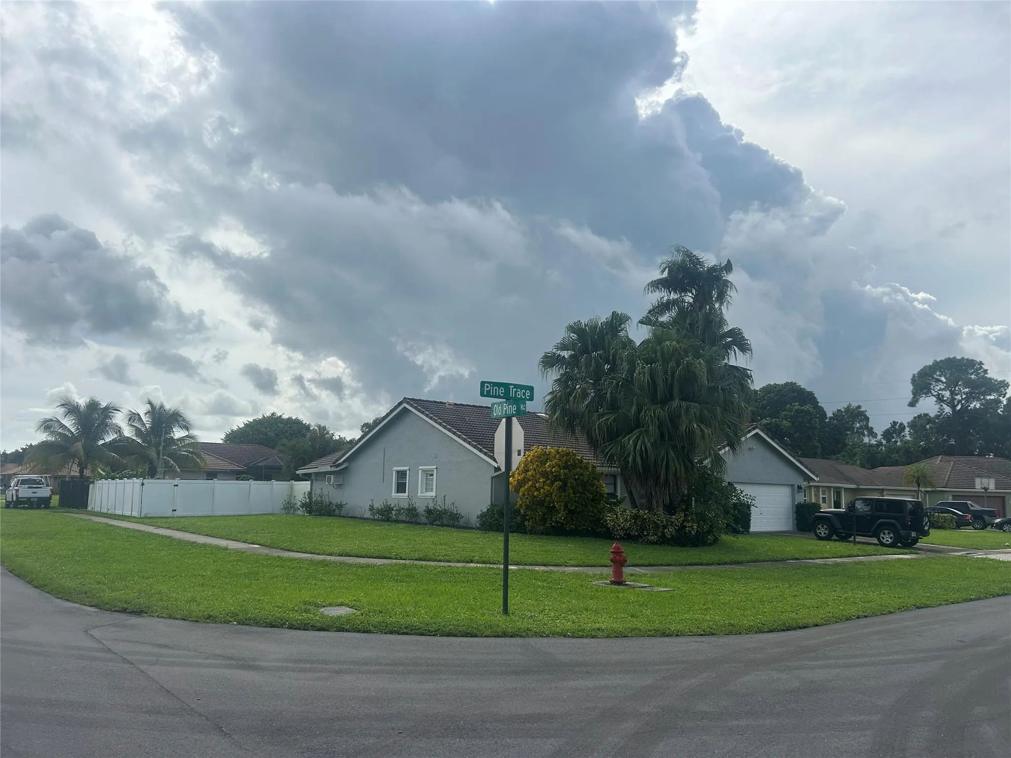 21910 Pine Trce