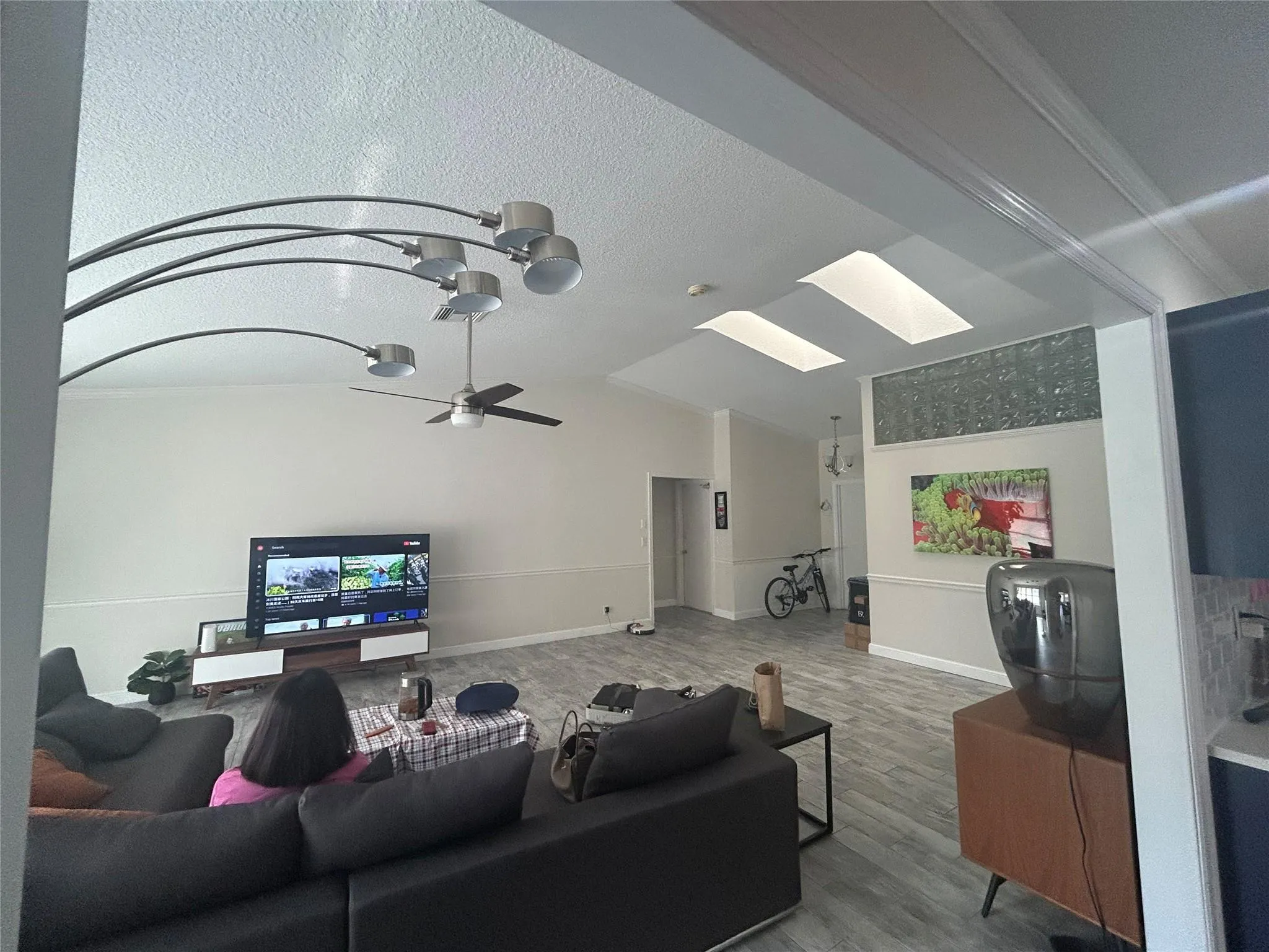 21910 Pine Trce
