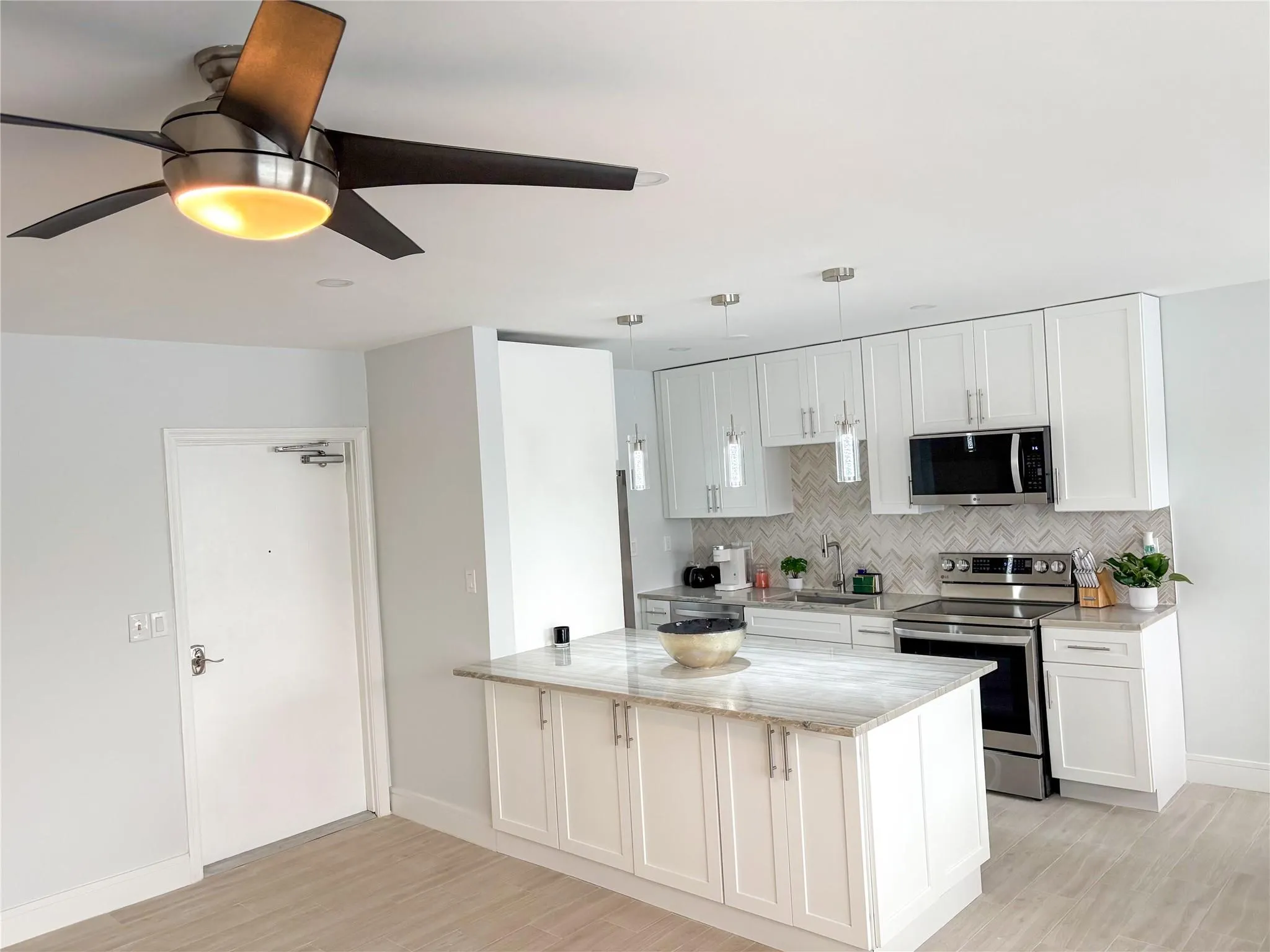 4541 N Ocean Dr, #8