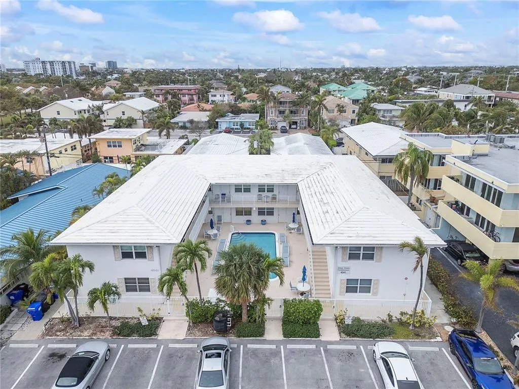 4541 N Ocean Dr, #8
