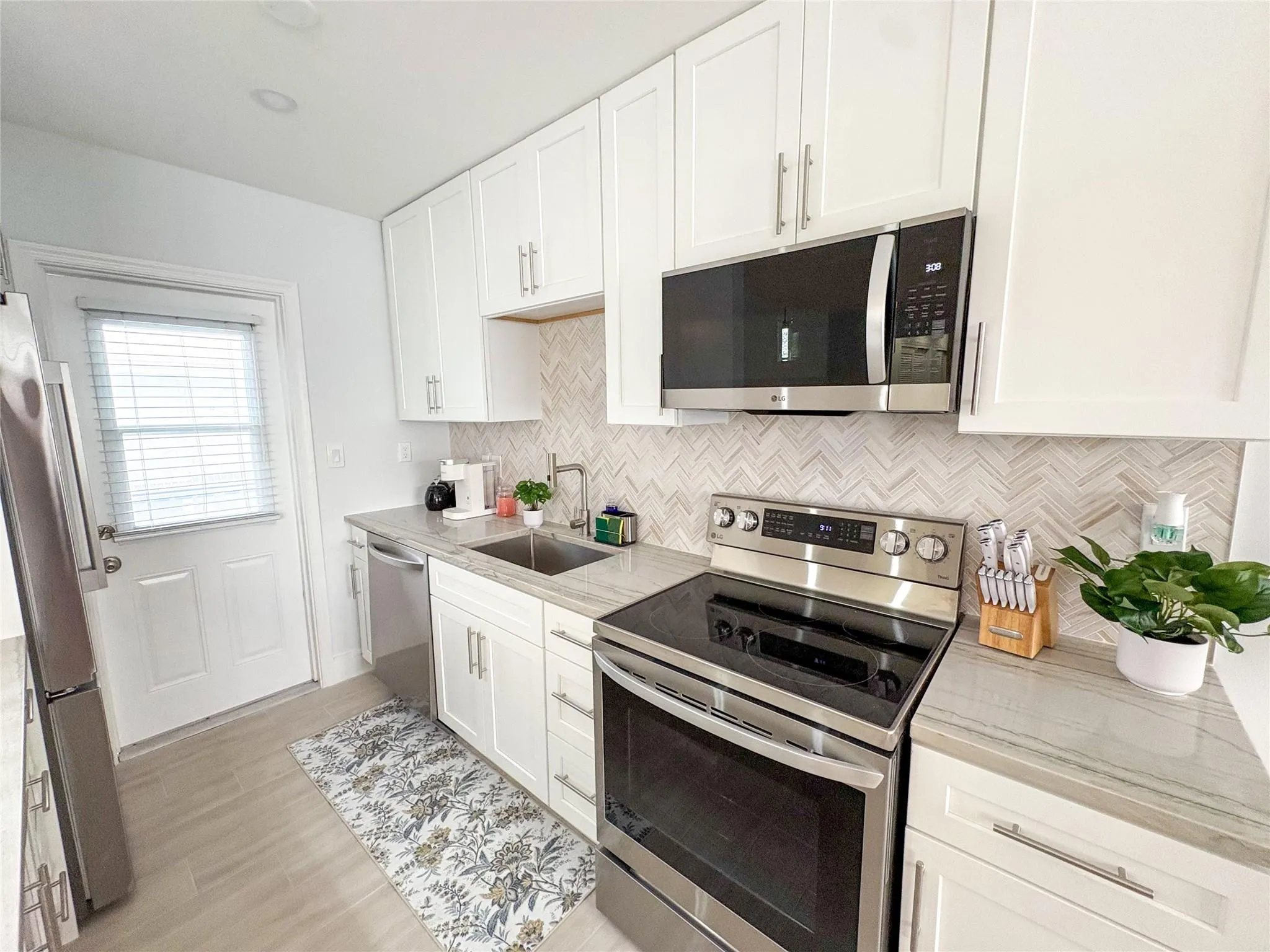 4541 N Ocean Dr, #8